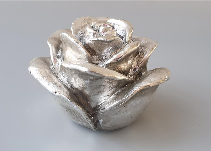 Rose Polyresin altsilber